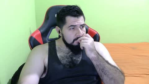 Snapshot of daviddelz chatting on 12.17.24 David online show from 12.17.24