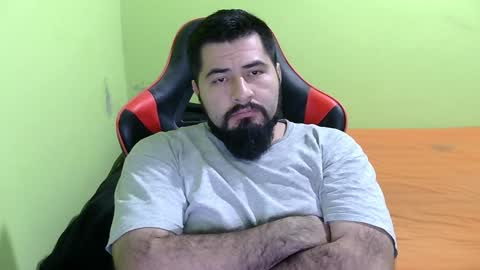 Snapshot of daviddelz chatting on 12.22.24 David online show from 12.22.24