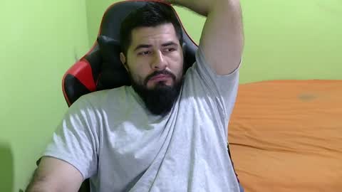 Snapshot of daviddelz chatting on 02.01.25 David online show from 02.01.25