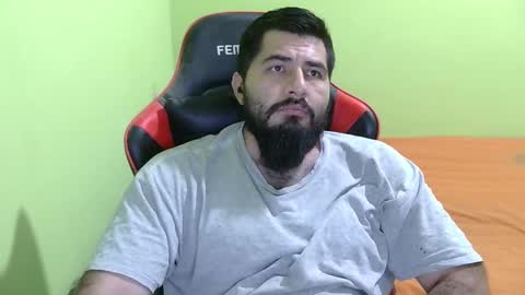 Snapshot of daviddelz chatting on 02.11.25 David online show from 02.11.25