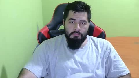 Snapshot of daviddelz chatting on 02.12.25 David online show from 02.12.25