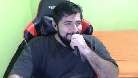 Snapshot of daviddelz chatting on 11.23.25 David online show from 11.23.25