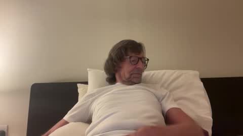 Snapshot of davidfoxy20 chatting on 10.14.25 davidfoxy20 online show from 10.14.25