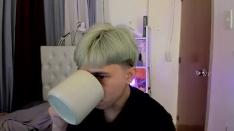 Snapshot of davincihugecock chatting on 04.18.26 daniel online show from 04.18.26