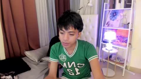 Snapshot of davincihugecock chatting on 04.22.26 daniel online show from 04.22.26