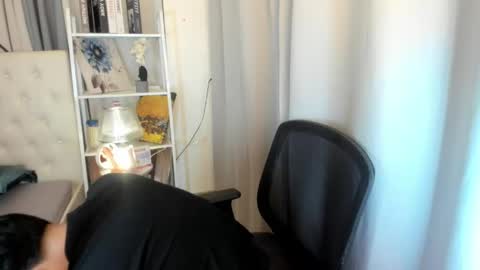 Snapshot of davincihugecock chatting on 05.29.26 daniel online show from 05.29.26