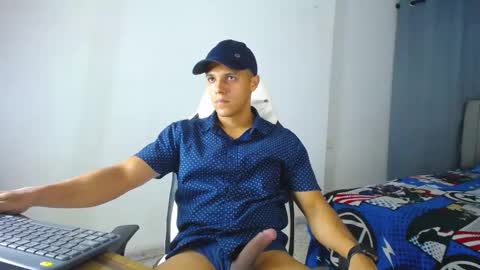 Snapshot of davisito7 chatting on 12.07.24 David Angel online show from 12.07.24