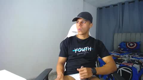 Snapshot of davisito7 chatting on 01.15.25 David Angel online show from 01.15.25