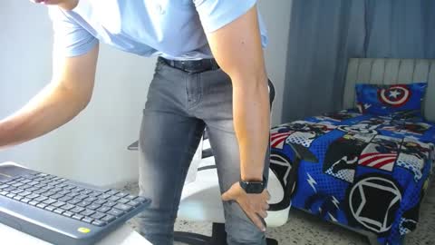 Snapshot of davisito7 chatting on 02.01.25 David Angel online show from 02.01.25