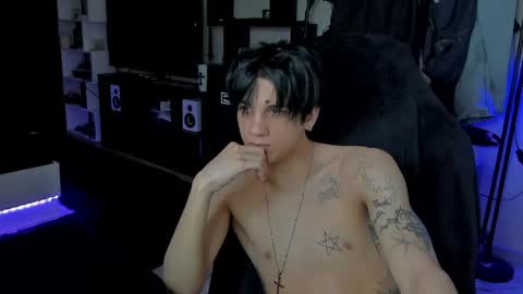 Snapshot of davisross chatting on 05.18.26 davis online show from 05.18.26
