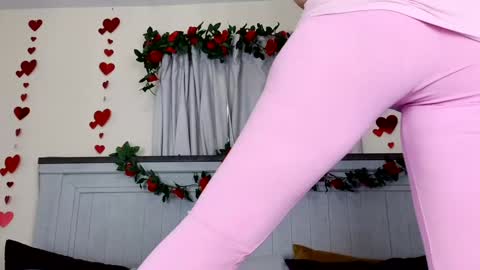 Dawn Willow online show from 04.10.26