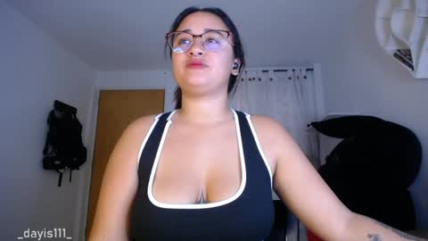 Snapshot of dayis_sweet chatting on 04.25.26 Dayis online show from 04.25.26