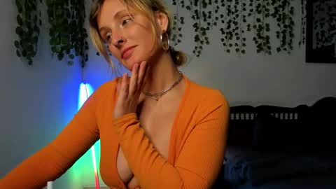 dayna_sunset online show from 10.16.25