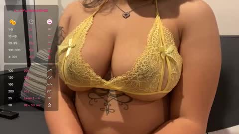 dayqueen1 online show from 12.20.24