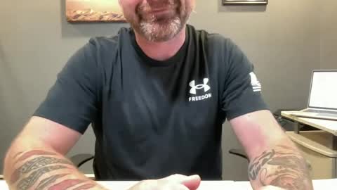 Snapshot of daytonhotwife chatting on 07.30.26 bidl44256 online show from 07.30.26