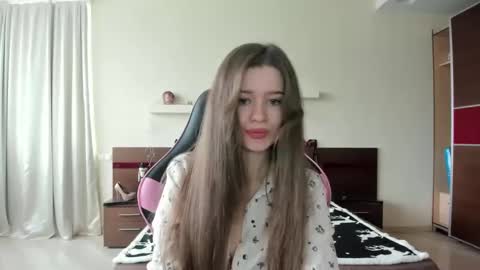 Snapshot of dazdrasmigdasue chatting on 01.19.25 dazdrasmigdasue online show from 01.19.25