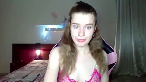 Snapshot of dazdrasmigdasue chatting on 01.26.25 dazdrasmigdasue online show from 01.26.25