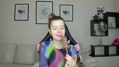 Snapshot of dazdrasmigdasue chatting on 01.28.25 dazdrasmigdasue online show from 01.28.25