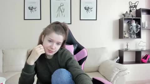 Snapshot of dazdrasmigdasue chatting on 02.11.25 dazdrasmigdasue online show from 02.11.25