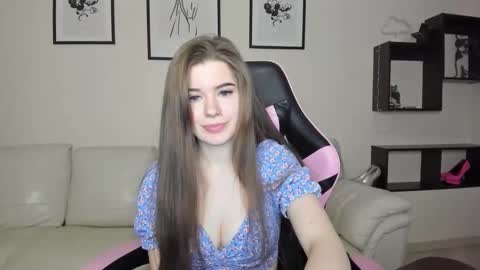 Snapshot of dazdrasmigdasue chatting on 02.26.25 dazdrasmigdasue online show from 02.26.25