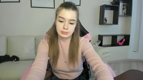 Snapshot of dazdrasmigdasue chatting on 02.27.25 dazdrasmigdasue online show from 02.27.25