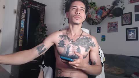 Snapshot of dazzayyy chatting on 01.12.26 dazzayy online show from 01.12.26