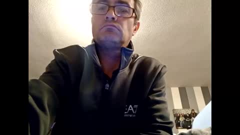 Snapshot of dazzill chatting on 01.08.25 Dazzill online show from 01.08.25