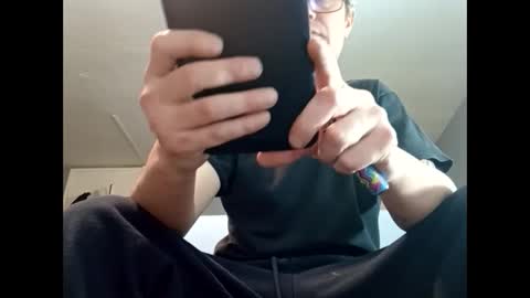 Snapshot of dazzill chatting on 01.12.25 Dazzill online show from 01.12.25