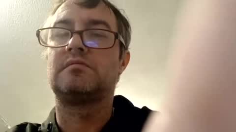 Snapshot of dazzill chatting on 01.27.25 Dazzill online show from 01.27.25