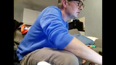 Snapshot of dazzill chatting on 10.10.25 Dazzill online show from 10.10.25