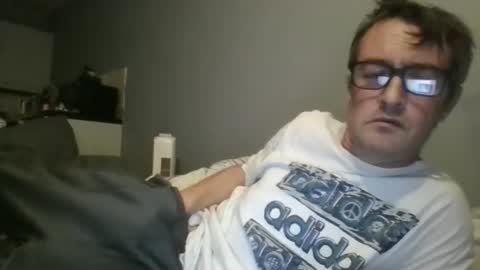 Snapshot of dazzill chatting on 10.13.25 Dazzill online show from 10.13.25