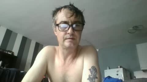 Snapshot of dazzill chatting on 10.19.25 Dazzill online show from 10.19.25