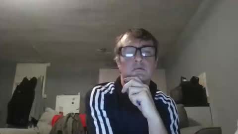 Snapshot of dazzill chatting on 11.03.25 Dazzill online show from 11.03.25