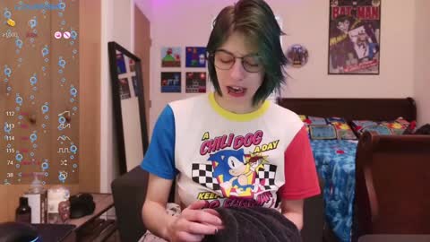 Snapshot of deadratsoup chatting on 01.04.25 Rat online show from 01.04.25