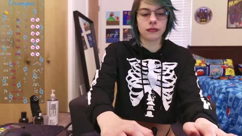 Snapshot of deadratsoup chatting on 02.04.25 Rat online show from 02.04.25