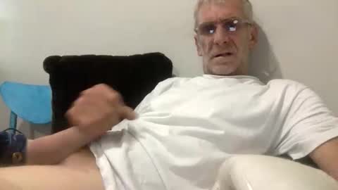 deanofflove221000 online show from 02.24.26