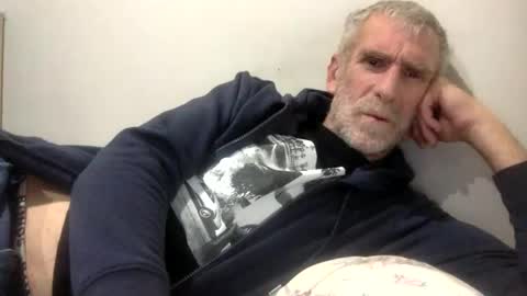 deanofflove221000 online show from 04.22.26