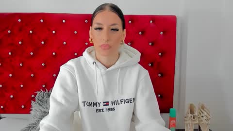 Snapshot of dearjasmine chatting on 09.15.25 Jasmine online show from 09.15.25