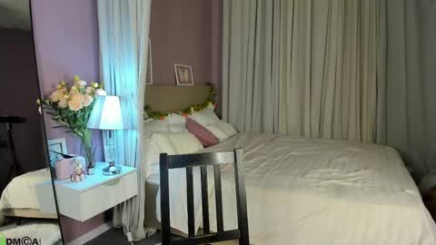 Emily GMT2 Mon 10 AM - 4 PM Wed 10 AM - 4 PM Thu 10 AM - 4 PM Fri 10 AM - 4 PM Sat 10 AM - 4 PM online show from 05.10.26