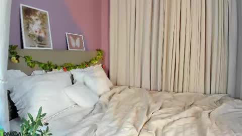 Emily GMT2 Mon 10 AM - 4 PM Wed 10 AM - 4 PM Thu 10 AM - 4 PM Fri 10 AM - 4 PM Sat 10 AM - 4 PM online show from 07.12.26