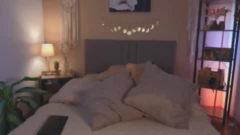 Moa . online show from 04.03.26