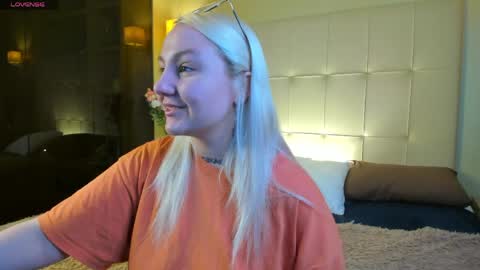 Debbie Mon Tue Fri Sun Sat GMT 3 1000am - 0400pm  online show from 04.01.26