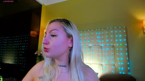 Debbie Mon Tue Fri Sun Sat GMT 3 1000am - 0400pm  online show from 04.15.26