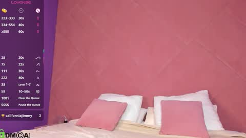 Snapshot of debbie_wools chatting on 09.24.25 Jennifer online show from 09.24.25