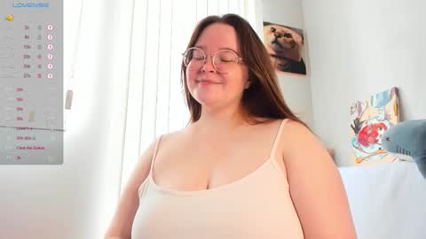 Snapshot of debbiewood chatting on 10.09.25 DeboraDebbieDee online show from 10.09.25