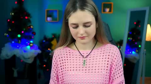 Snapshot of deboralarson chatting on 12.17.24 Debora online show from 12.17.24