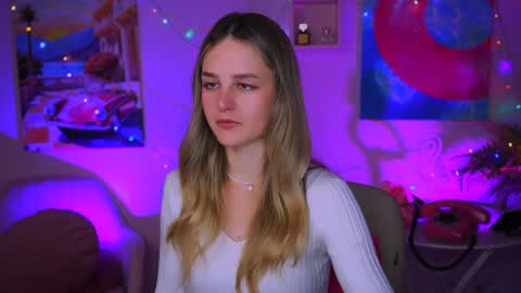 Snapshot of deboralarson chatting on 12.25.24 Debora online show from 12.25.24