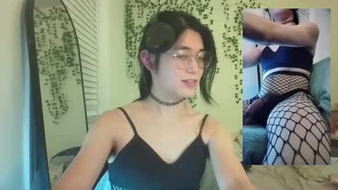 deciduousdoll online show from 11.08.25