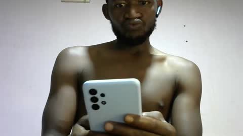 Snapshot of decraze chatting on 10.17.25 decraze online show from 10.17.25