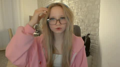 Snapshot of deeannnye chatting on 05.23.26 Amanda online show from 05.23.26